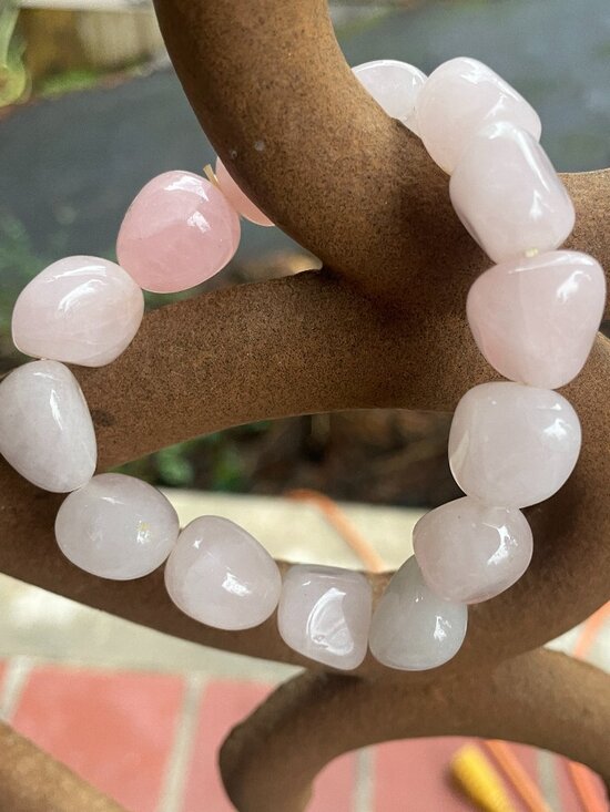 The Unbranded Brand Jewelry - Chunky rose quartz crystal bracelet. Stretch bracelet. 50g